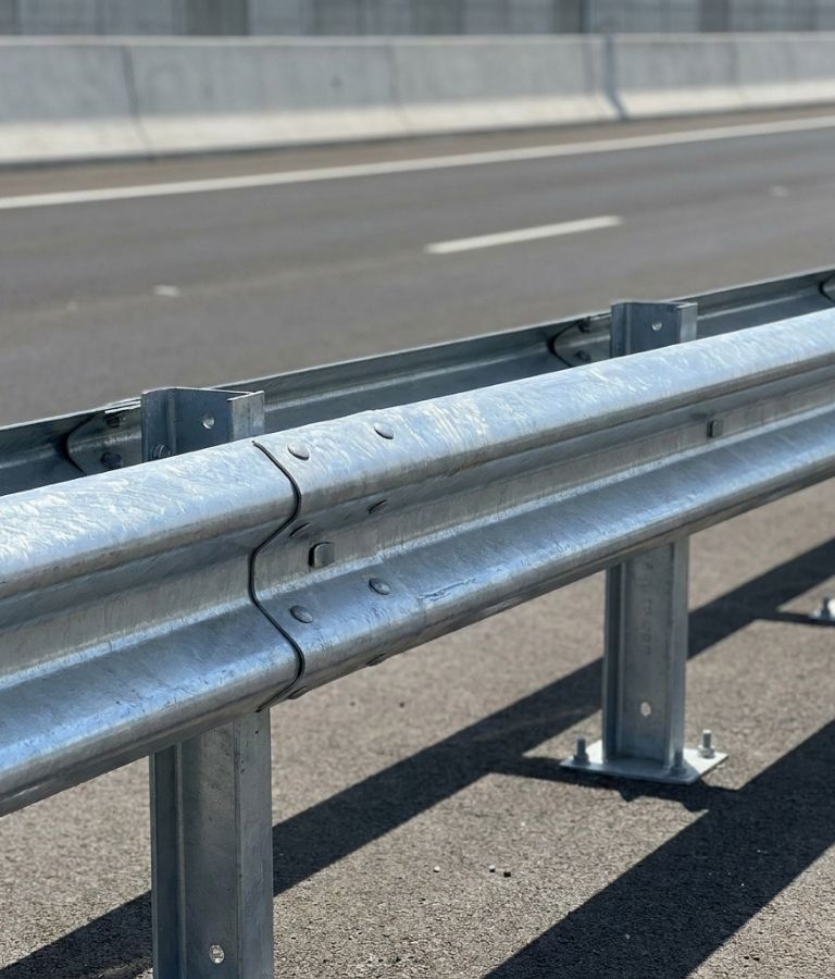 Double side single beam metal crash barrier