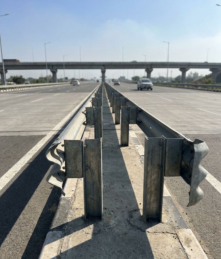 Double side single beam metal crash barrier - image 2